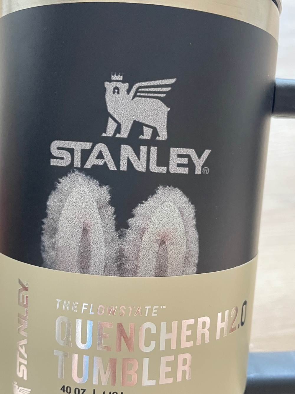 Stanley Quencher H2.0 Tumbler - Black and Beige